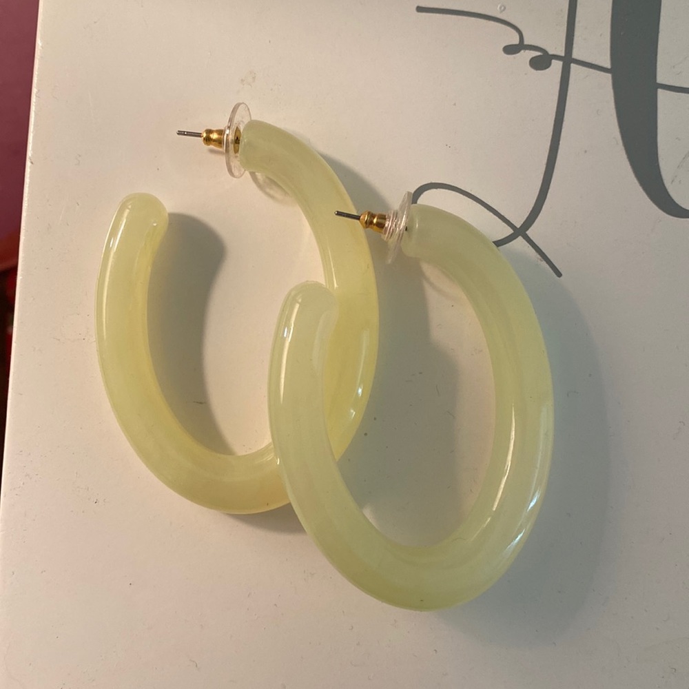 Yellow resin hoops